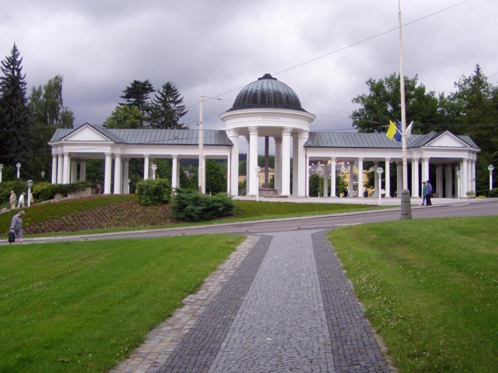Topapartmany Lesni Marianske Lazne Exterior photo